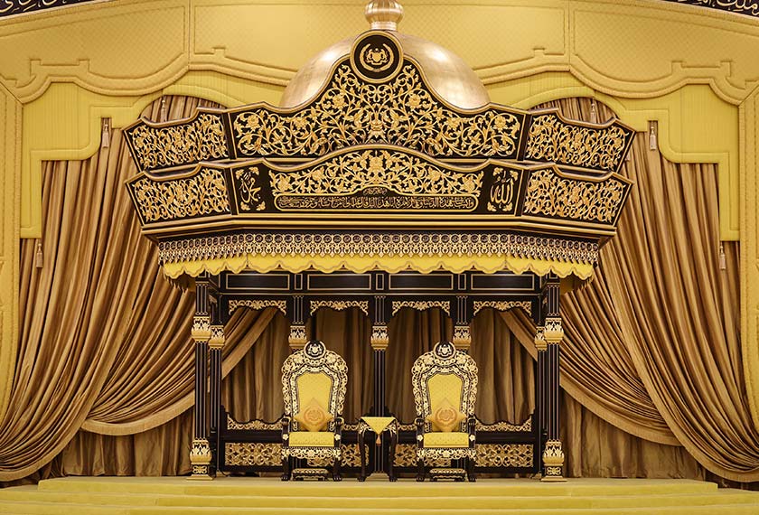 Singgahsana dalam Balairung Seri Istana Negara. --fotoBERNAMA