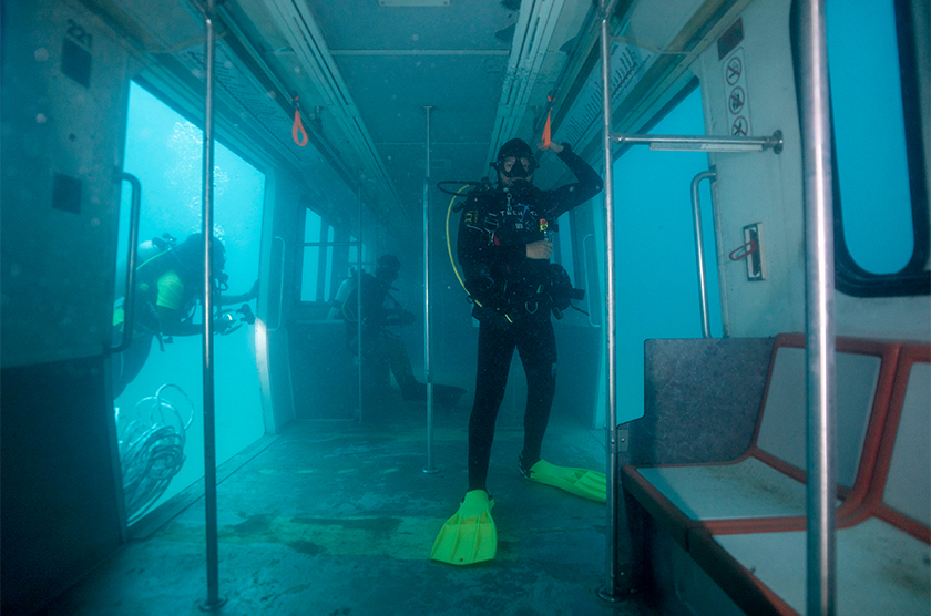  Tukun gerabak Light Rail Transit (LRT) yang telah diletakkan ke dasar laut Monkey Bay, Tioman pada 9 dan 10 Julai 2024 lalu sempena Majlis Pelancaran ‘Malaysia Book of Records - First LRT Coach Reef’ di Pulau Tioman. - Foto Bernama