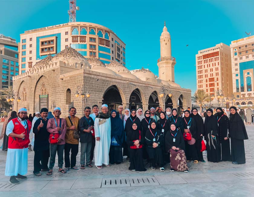 Sebahagian daripada jemaah yang menyertai penerbangan Amal dengan kerjasama MKM Ticketing Travel & Tours berlepas ke Madinah pada 15 Julai lalu. - Gambar Astro AWANI