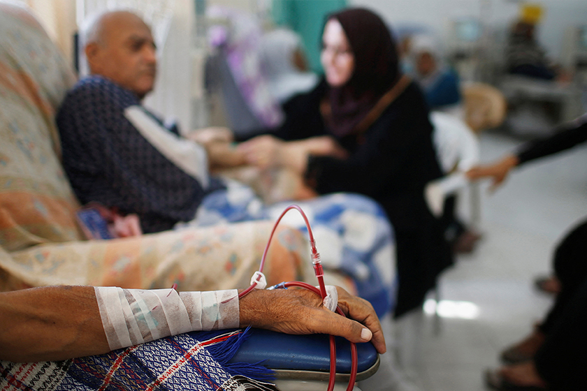 Palestinian patients undergo kidney dialysis at al-Shifa hospital in Gaza City September 12, 2013. - REUTERS/ Filepic