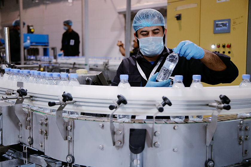 Sumber air zamzam mentah dari telaga zamzam dibawa ke kilang untuk diproses secara teliti bagi memastikan kualiti dan keselamatannya berada pada tahap tertinggi. --fotoBERNAMA
