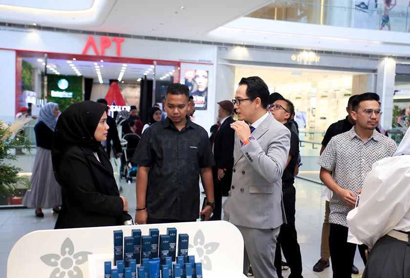 Ketua Pegawai Eksekutifnya, Rashid Omar berkata, pembukaan butik tersebut adalah bagi memenuhi keperluan pelanggan yang sudah ada di seluruh negara.