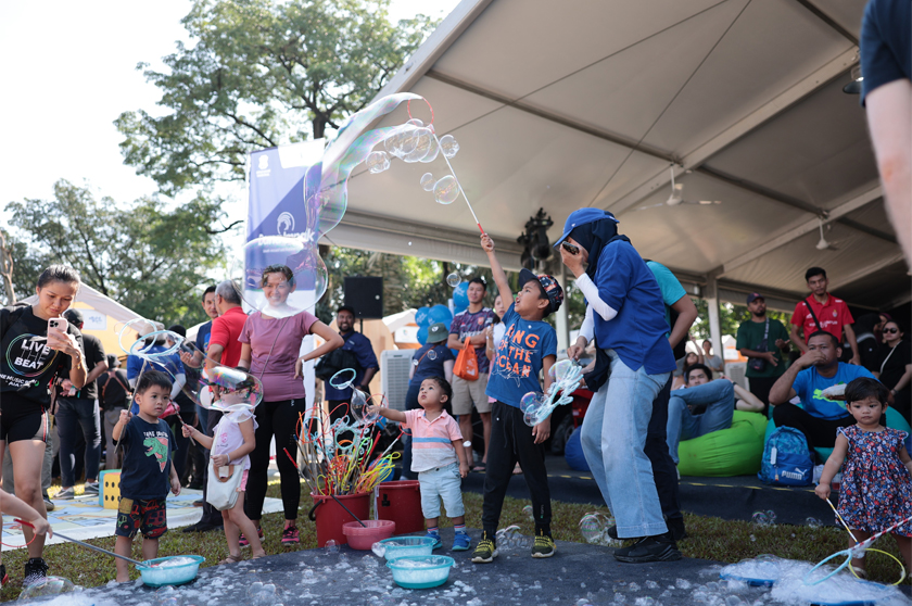 Sekitar acara pelancaran inisiatif #BerbudiBersama di Taman Tugu Lawn.