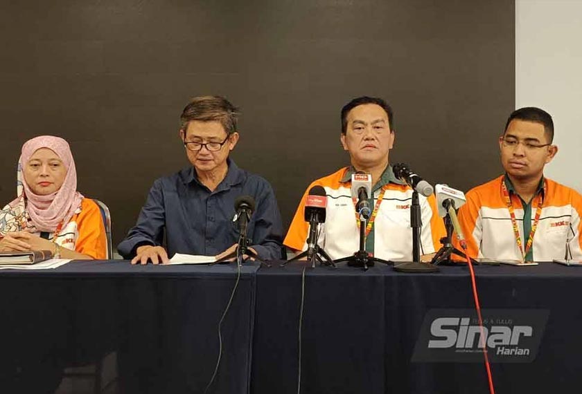 KK Chai (dua dari kanan) dan Chin Huat (dua dari kiri) ketika sidang media di Menara KK pada Sabtu.