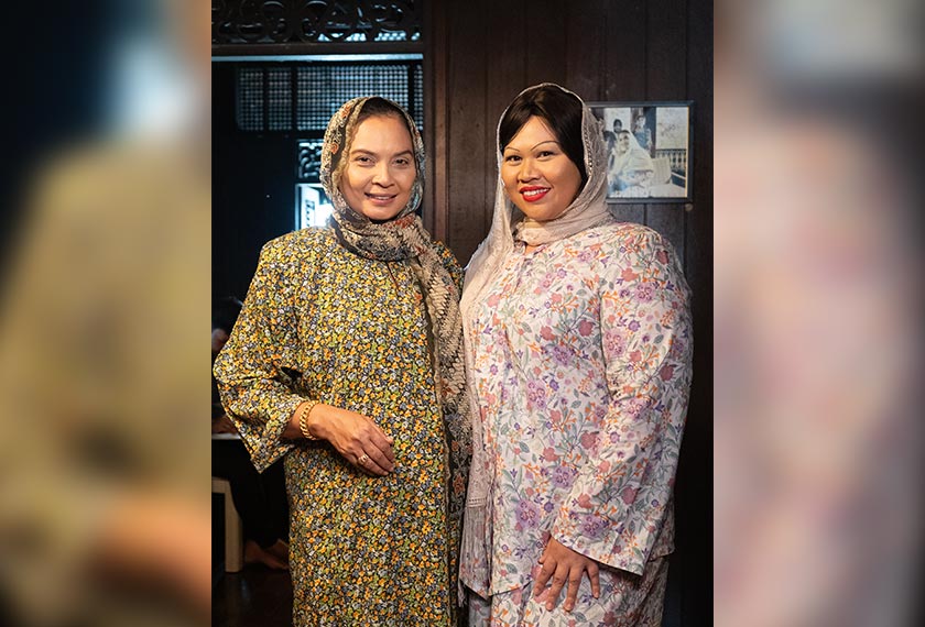 Sherry di samping Laila Nasir.