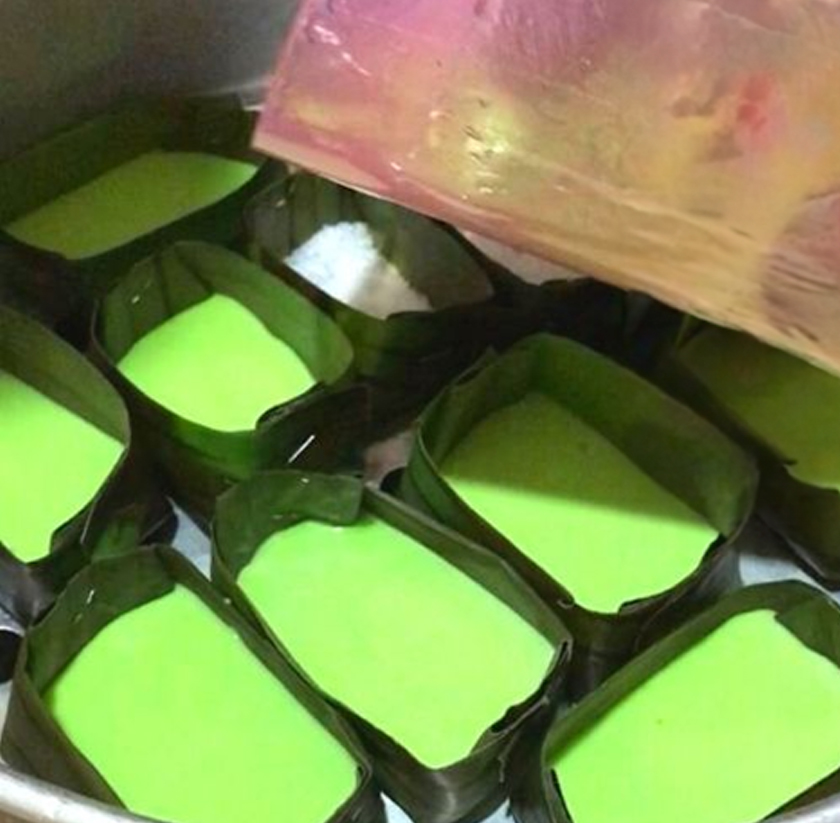 Kuih limas hanya menggunakan tepung gandum berbanding kuih pelita yang menggunakan tepung beras.