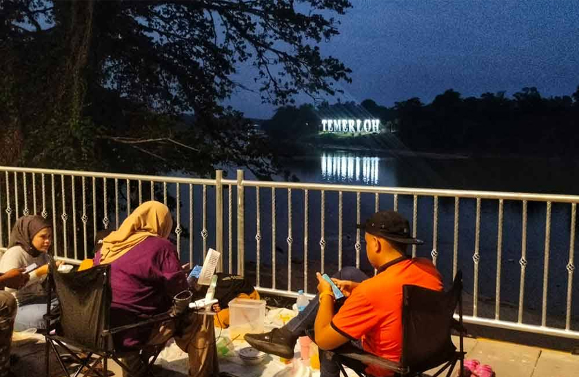 Panorama Sungai Pahang menjadi tarikan di Esplanade Temerloh 2. - Foto Sinar Harian
