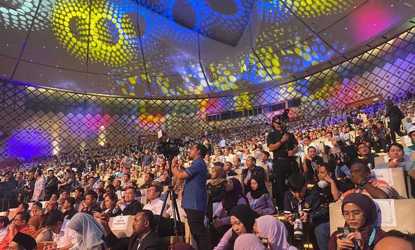 Sambutan Hari Pekerja 2024 peringkat kebangsaan diadakan di Dewan Plenary Pusat Konvensyen Antarabangsa Putrajaya (PICC). - Astro AWANI