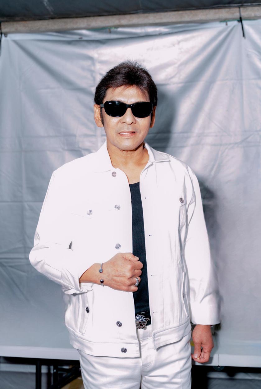 Yaya Bossku Mega Expo malam tadi turut diserikan dengan penampilan artis ternama, Datuk Jamal Abdillah. - Foto Alifzuriham