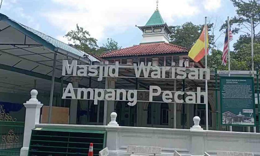 Masjid Warisan Al-Hidayah Ampang Pecah yang terselamat dalam peristiwa ampangan pecah 1883.
