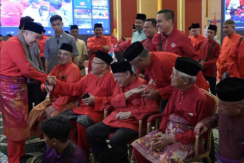 Ahmad Zahid bersama barisan kepimpinan UMNO ketika sempena Sambutan Ulang Tahun UMNO ke-78. - Foto UMNO