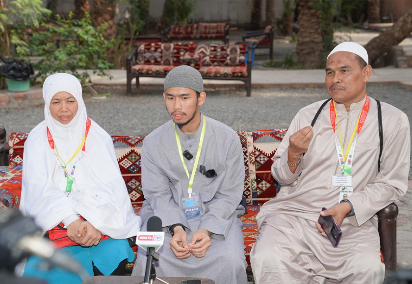 Dari kiri Ruzila Ab Halim, Muhammad Ati'qullah dan Mohd Nasir Yusof.