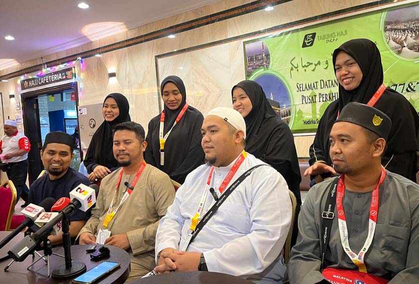 Menurut mereka, atas pengorbanan ibu bapa menabung itulah, mereka lima beradik dapat menunaikan haji pada tahun ini.