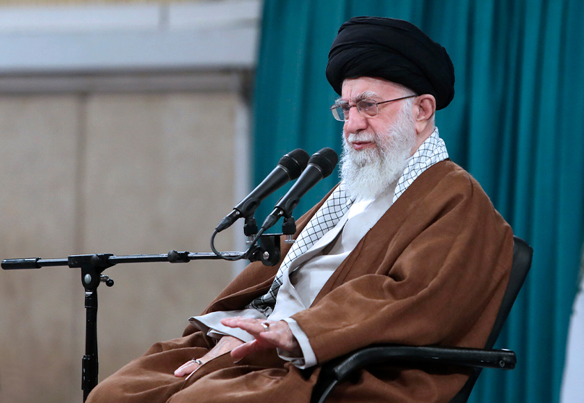 Ayatollah Ali Khamenei ketika berucap pada Ahad di Tehran, Iran. - Foto AP