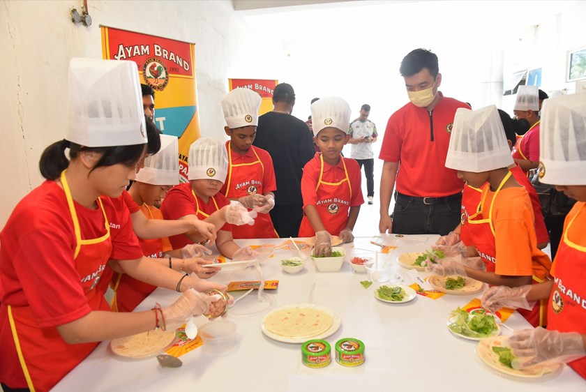 Demonstrasi penyediaan makanan 3S (Suku-Suku-Separuh).