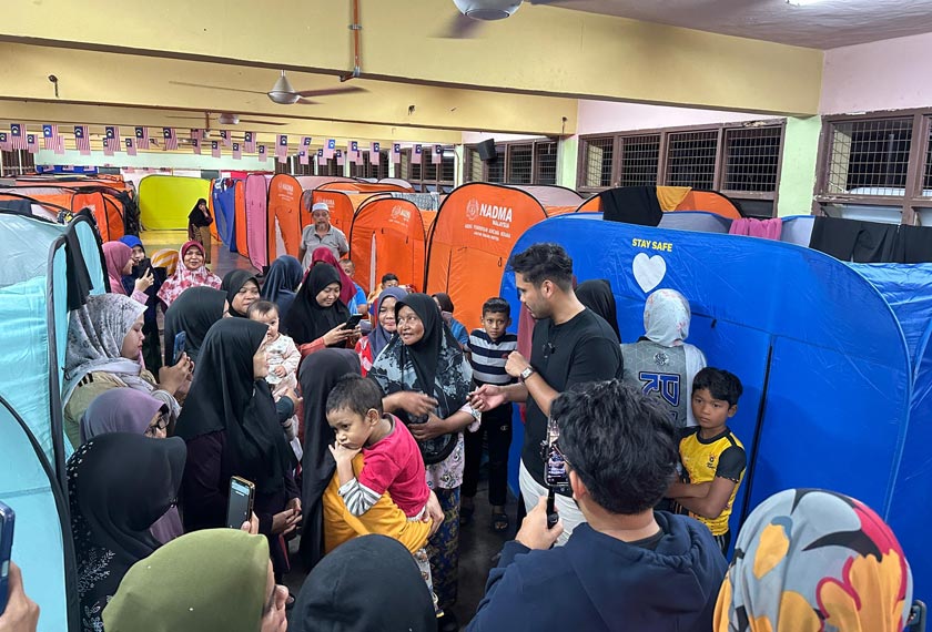 Khairul Aming ketika berada di PPS SK Kangkong, Pasir Mas, Kelantan. - Astro AWANI/Hilal Azmi