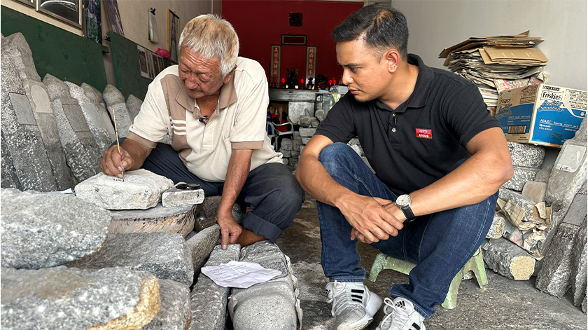 Dengan usia kini menginjak tujuh dekad, Kuah khuatir tiada siapa yang akan mengambil alih perniagaannya.