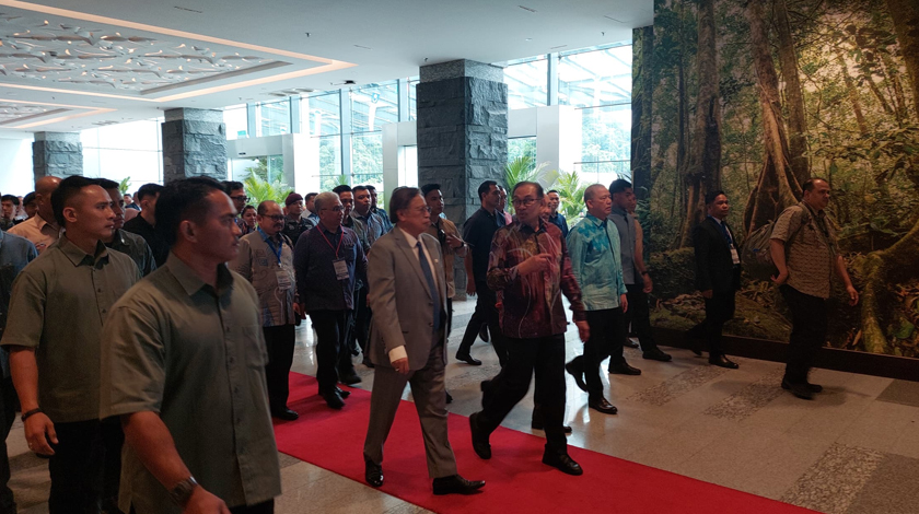 Anwar tiba di Pusat Konvensyen Antarabangsa Sabah (SICC)