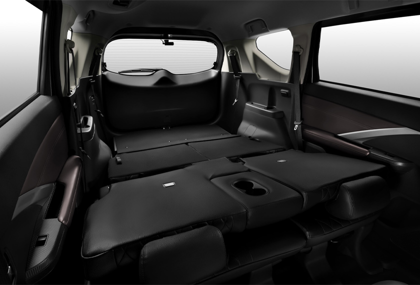 Ruangan belakang yang begitu luas apabila kerusi penumpang dilipat.