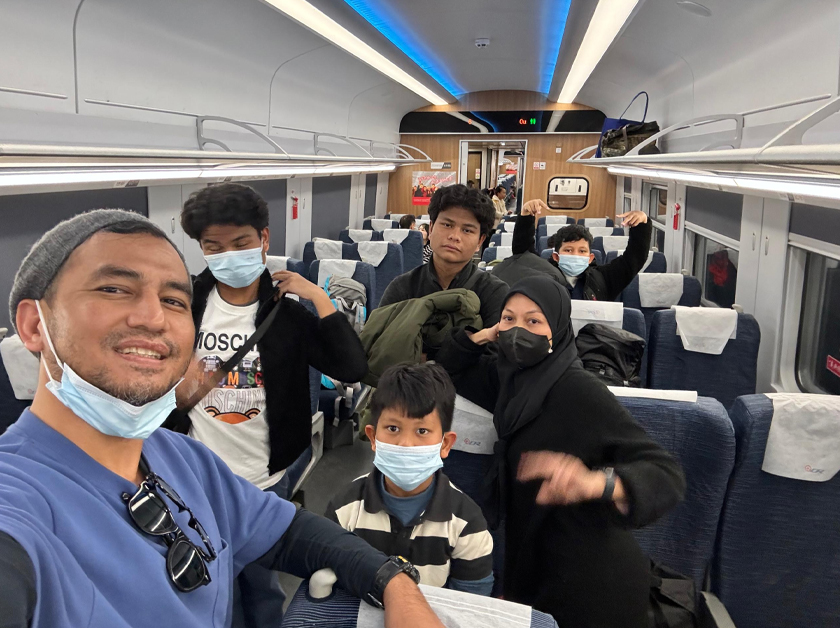 Suasana di dalam kereta api laju Beijing ke Xi'an.