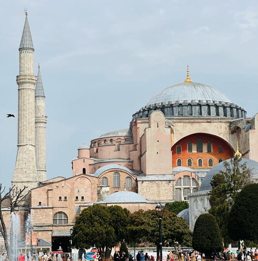 Travels are drawn to Türkiye not just for its beautiful landscapes, but also for its deep-rooted Islamic heritage.