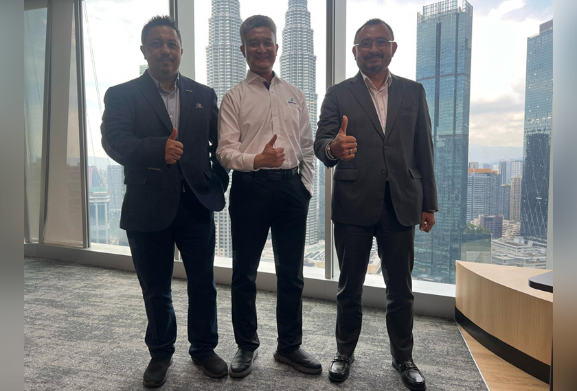 (Dari kiri) Datuk Sayed Alfeizal Datuk Sayed Ahmad, Syed Malek Faisal Syed Mohamad, dan Norsyahrin Hamidon. - Gambar Gentari