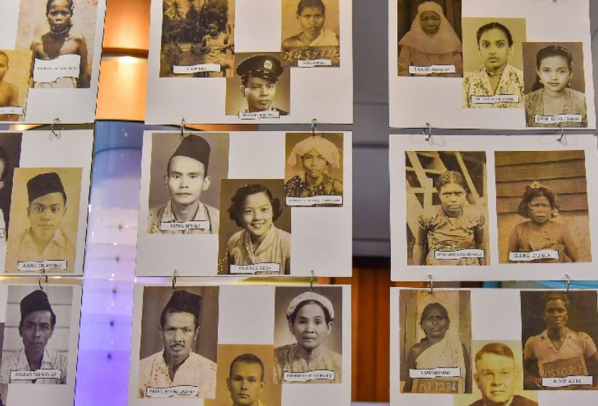 Antara kad pengenalan lama.-- fotoBERNAMA