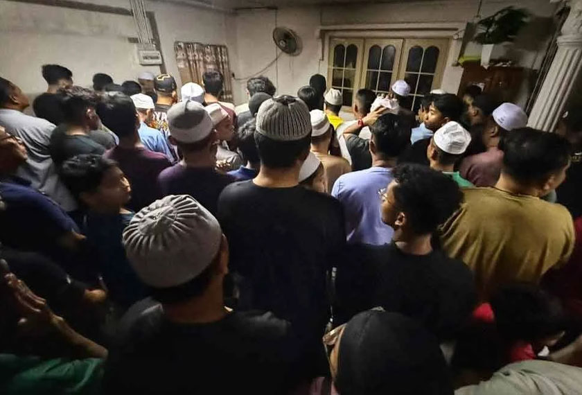 Jenazah Allahyarham Roslinawati disempurnakan di kediaman keluarganya di Felda Tementi, Bera. - Foto Sinar Harian