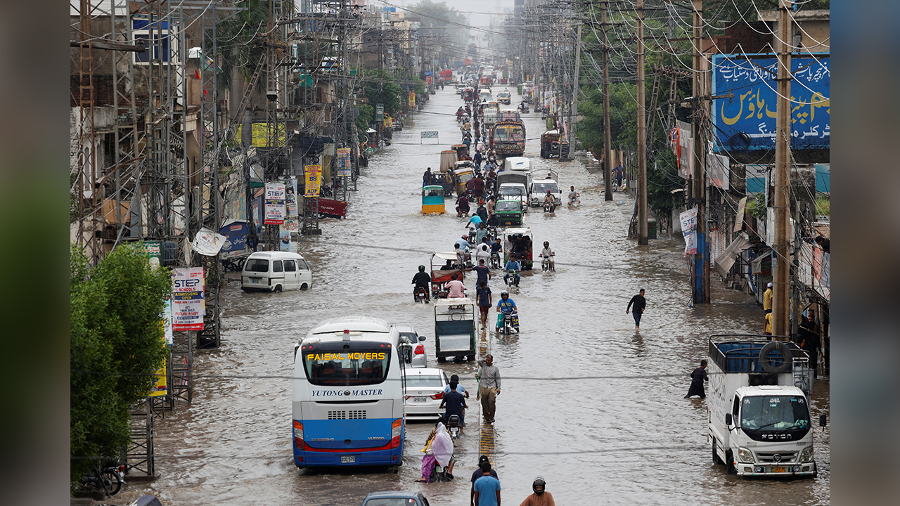 Banjir Pakistan: Lebih 200,000 penduduk dipindahkan | Awani