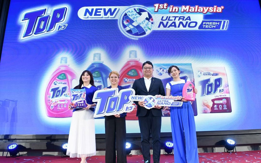 (Dari kiri) Ayda Jebat, Pengurus Besar Southern Lion Sdn Bhd, Julia Teo, Tomotaka dan Yoke Chen. - Foto TOP