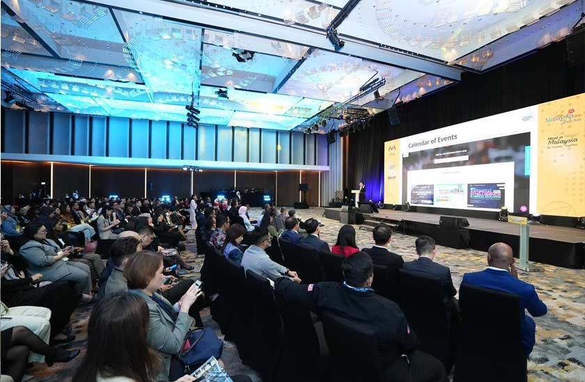 Majlis dimeriahkan dengan tetamu yang hadir untuk mempelajari sendiri makna di sebalik pemeteraian (MoU) ini dan impak terhadap negara. - Foto MyCEB