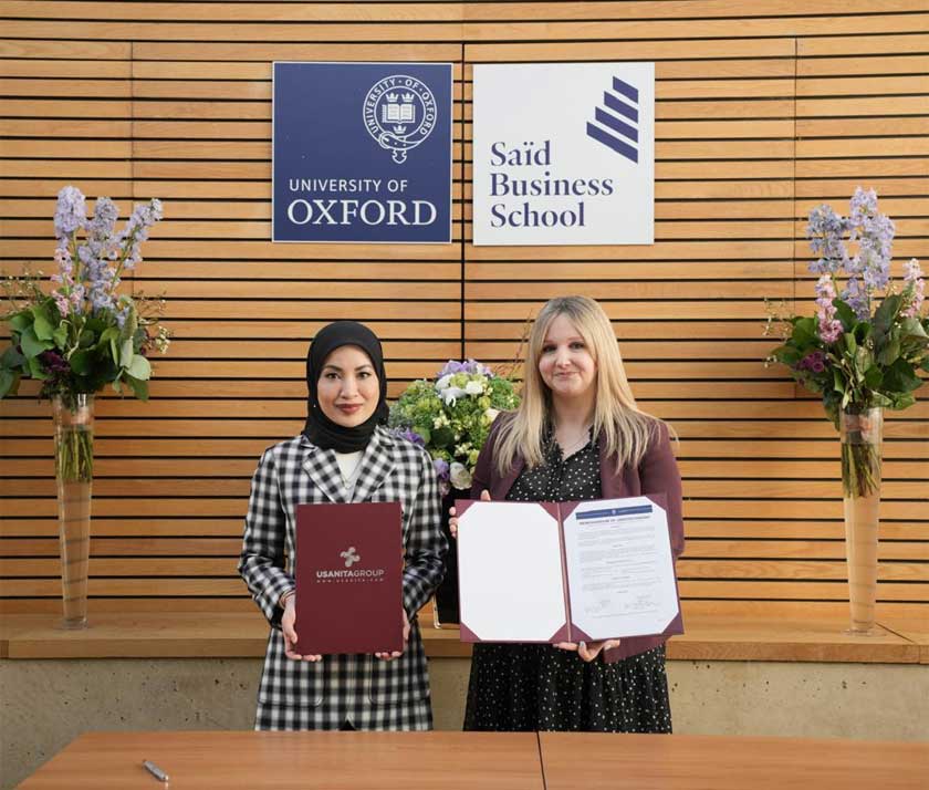 Adzliana Hasan (kiri) dan Corinne Young