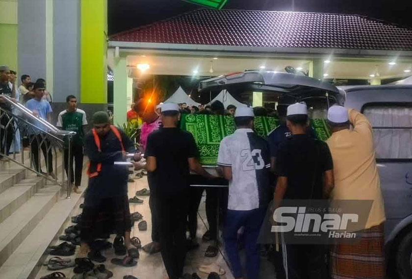 Lebih 300 orang termasuk ahli keluarga, guru dan rakan arwah turut hadir mengiringi jenazah sehingga ke tanah perkuburan dan selesai kira-kira jam 11 malam tadi. - Foto Sinar Harian