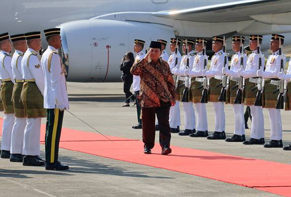 Prabowo arrives in Malaysia for working visit | Awani International
