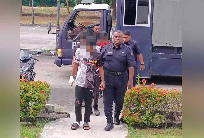 Lima lelaki direman empat hari untuk membantu siasatan kes kemalangan maut membabitkan seorang pelajar sekolah menengah di Lebuhraya Tun Dr Lim Chong Eu dalam kejadian awal pagi Selasa.- Foto Sinar Harian