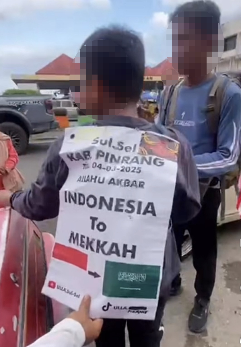 Kedua-dua beranak ini mendakwa sedang dalam perjalanan ke Makkah untuk menunaikan umrah secara berjalan kaki dan memulakan perjalanan mereka dari Tawau.