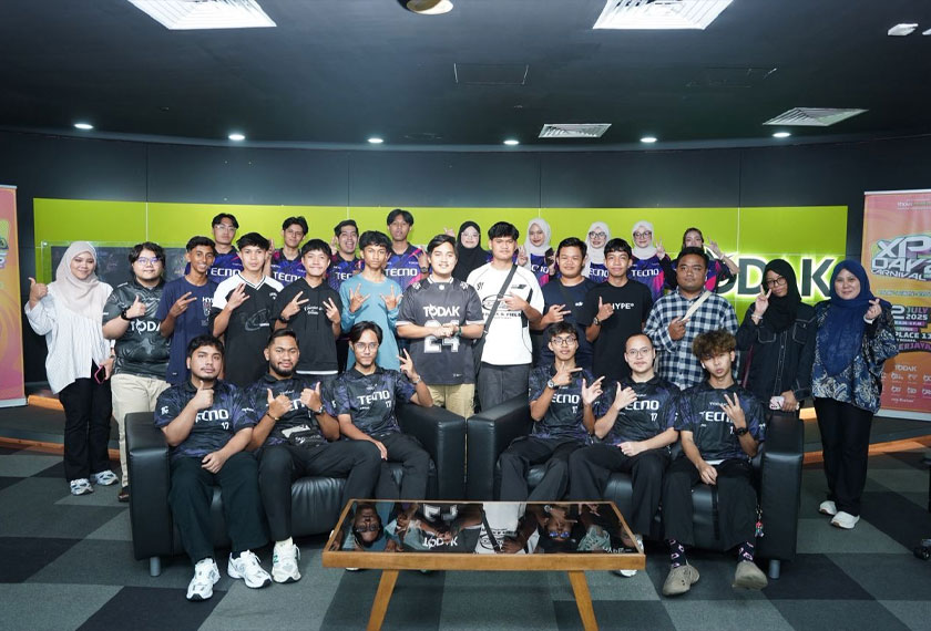 Antara pengunjung-pengunjung program selepas selesai menjalankan aktiviti-aktiviti kreatif digital di Karnival XP Day 2025, pada Sabtu. - Foto Today Academy