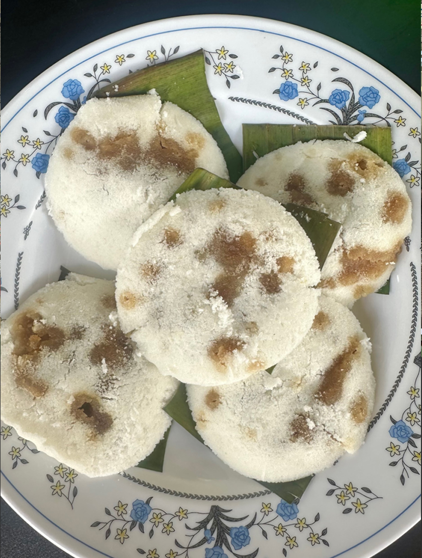 Untuk RM 6, hidangan Putu Piring mereka lazat dinikmati sebagai pemanis mulut.