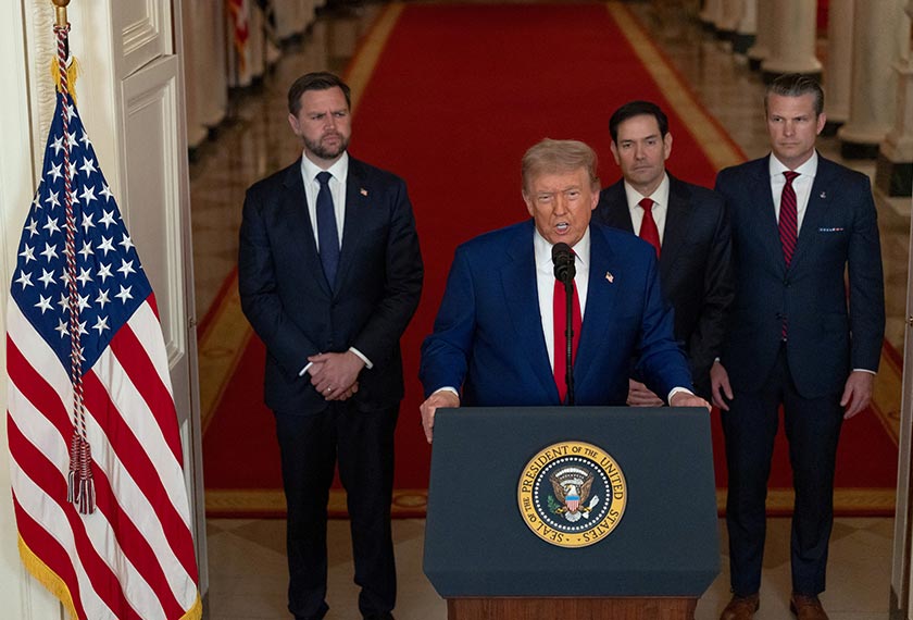 Trump pada sidang media hari ini, mengumumkan Washington telah melancarkan serangan ke atas tiga tapak nuklear di Iran: Fordow, Natanz, dan Esfaha. - Gambar/ AP
