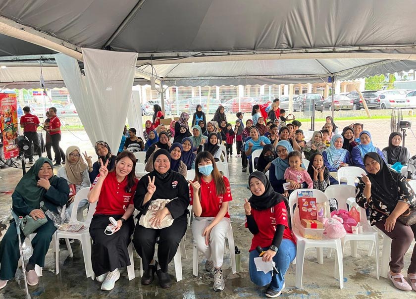 Ajinomoto Malaysia Berhad turut mengadakan sesi interaksi bersama komuniti bagi mempromosikan pemakanan sihat dan kepentingan sahur yang berkhasiat. – Gambar AMB