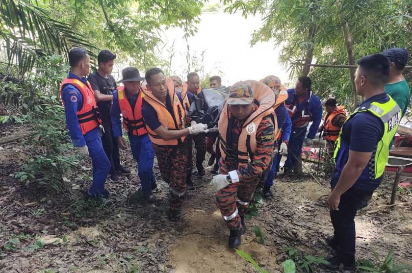 Jasad pelajar Tahun Enam Sekolah Kebangsaan (SK) Teloi Kanan itu ditemui kira-kira pukul 1.31 tengah hari Selasa.