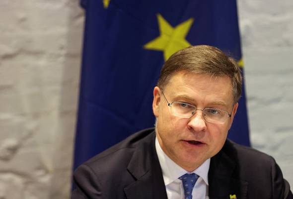 Pesuruhjaya Ekonomi EU tolak pelonggaran sekatan terhadap Rusia