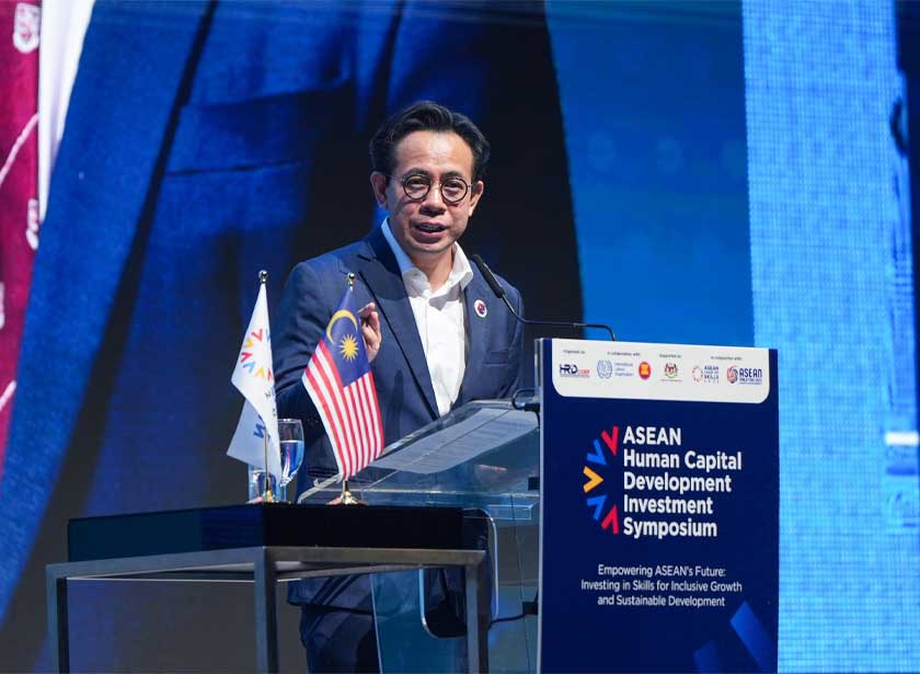 Steven Sim ketika berucap pada ASEAN Human Capital Development Investment Symposium (AHCDIS) di MITEC pada Selasa. - Gambar KSM