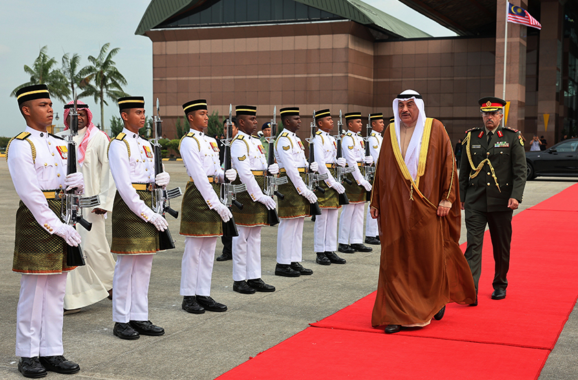  Putera Mahkota Kuwait Sheikh Sabah Khaled Al-Hamad Al-Sabah berlepas pulang pada 10 pagi.