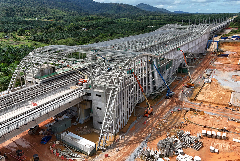  Kerja-kerja pembinaan di Stesen Rel Pantai Timur (ECRL) Kuala Terengganu giat dijalankan ketika tinjauan di sini hari ini.