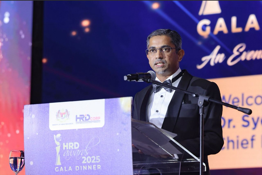 Syed Alwi ketika menyampaikan ucapan alu-aluan di Majlis Malam Gala HRD Awards 2025. - Foto HRD Corp