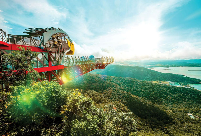 Eagle’s Nest Skywalk menjanjikan pengalaman bermakna, sesuai untuk mereka yang datang bersama keluarga atau rakan-rakan. - Foto LADA