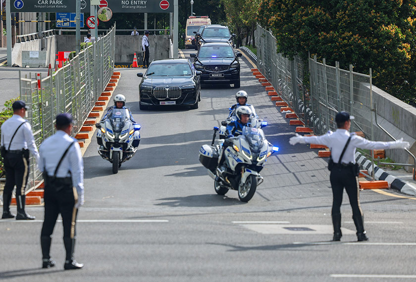 Kawasan strategik seperti KLCC, Putrajaya, KLIA dan hotel rasmi delegasi diberi kawalan ketat. - Foto Bernama