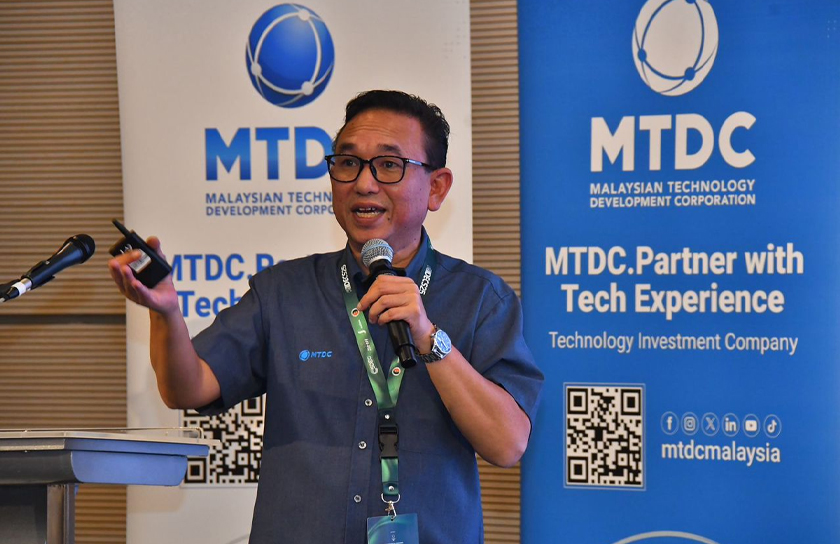 Sesi taklimat dan perkongsian membincangkan perkongsian strategik, akses modal dan sokongan program bersasar untuk memacu inovasi di Sarawak. - Foto MTDC