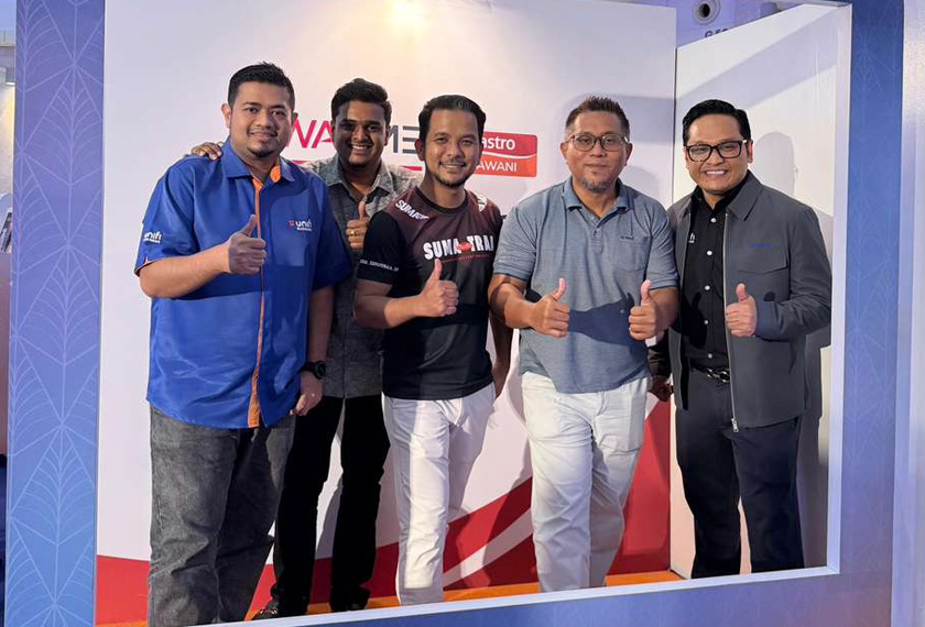 Yusman Ammeran bergambar bersama para usahawannya di Jelajah Jiwa SME 2025 Selangor. - Foto Unifi Business